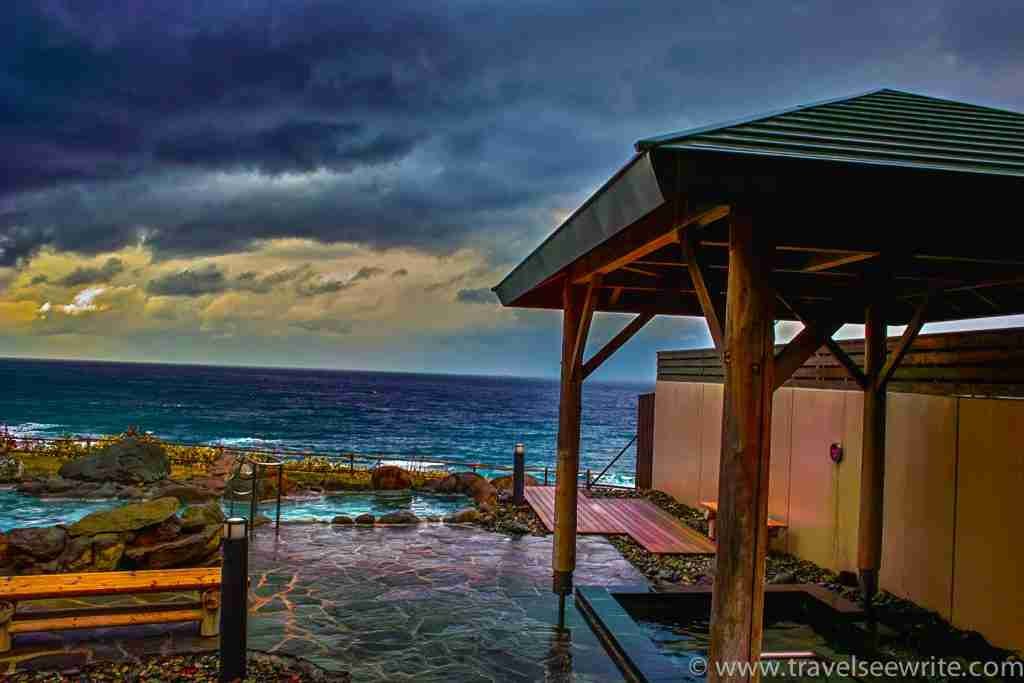 outdoor-onsen-japan-1-of-1